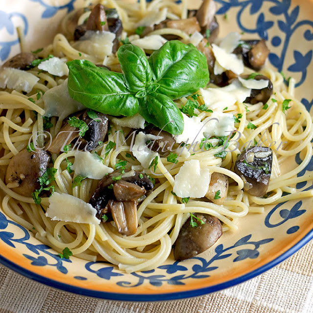 Pasta with Mushrooms & Basil