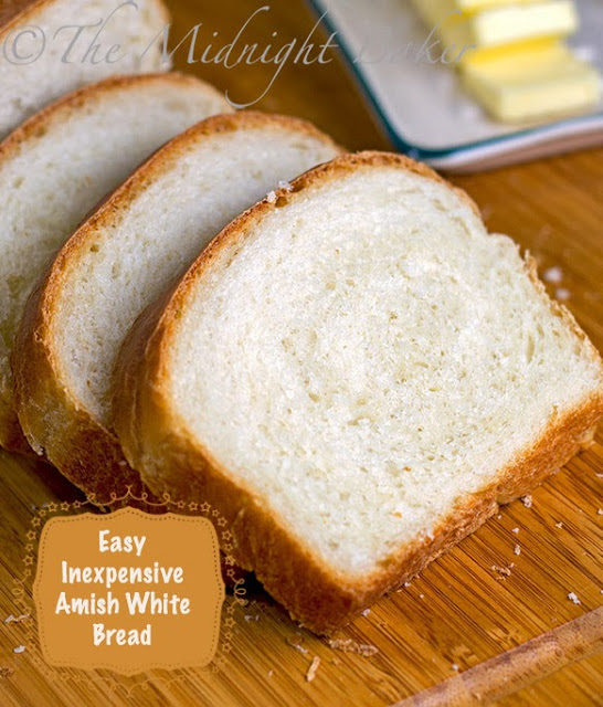 Amish White Bread | bakeatmidnite.com | #bread #copycat #recipe