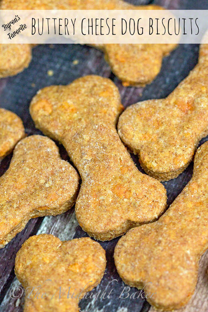 Byron's Favorite Buttery Cheese Dog Biscuits | bakeatmidnite.com | #dogbiscuits #pettreats #recipe