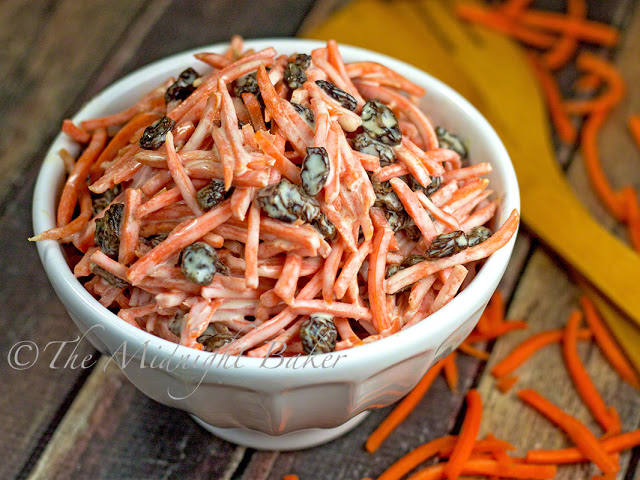 Carrot and Raisin Salad | bakeatmidnite.com | #carrots #raisins #salad