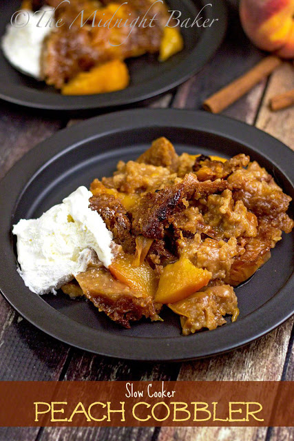 Slow Cooker Peach Cobbler | bakeatmidnite.com | #slowcooker #crockpot #peaches #desserts