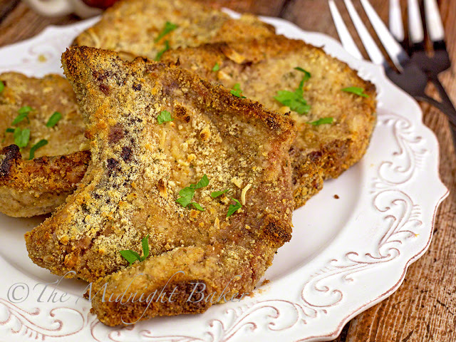 Baked Golden Ranch Pork Chops | bakeatmidnite.com | #pork #chops #ranchseasoning #recipe