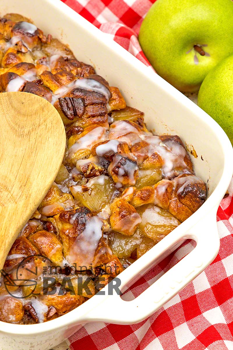 A warm and buttery cinnamon apple dessert that's very easy to make.