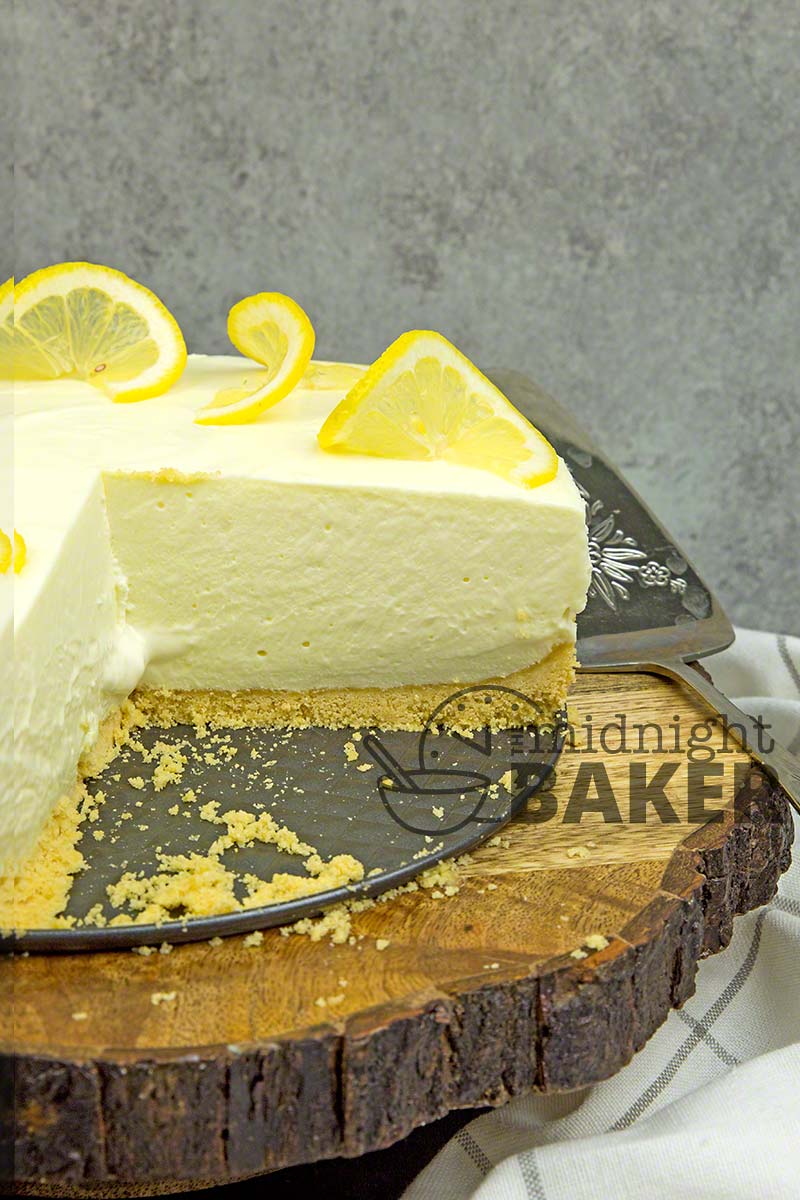 No-bake lemon cookie cheesecake